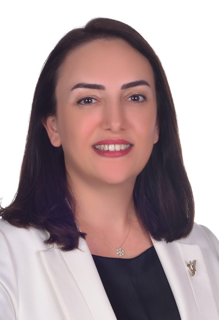 Bu görsel boş bir alt niteliğe sahip; dosya adı Hatice-vesikalik-1-701x1024.jpg